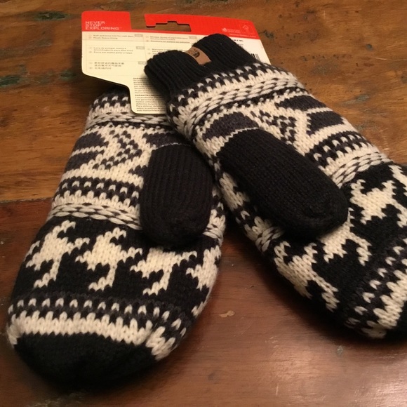 The North Face Fair Isle Fleece Lined Knit Mittens - Picture 5 of 5